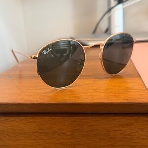Ray-Ban Gold Round Metal Sunglasses with Green Lenses